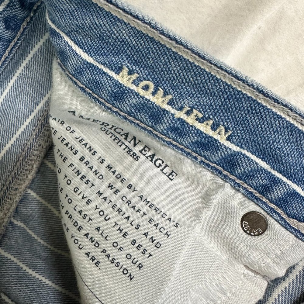 American Eagle Blue Striped Mom Jean Women's 8 Regular - Picture 3 of 4